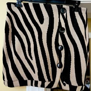 NWT ZARA  jacquard mini skirt. Size medium